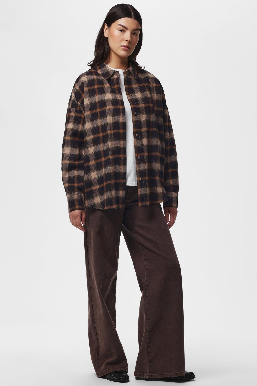 Bruine dames PIECES geruite blouse van katoen met lange mouwen, klassieke kraag en knoopsluiting
