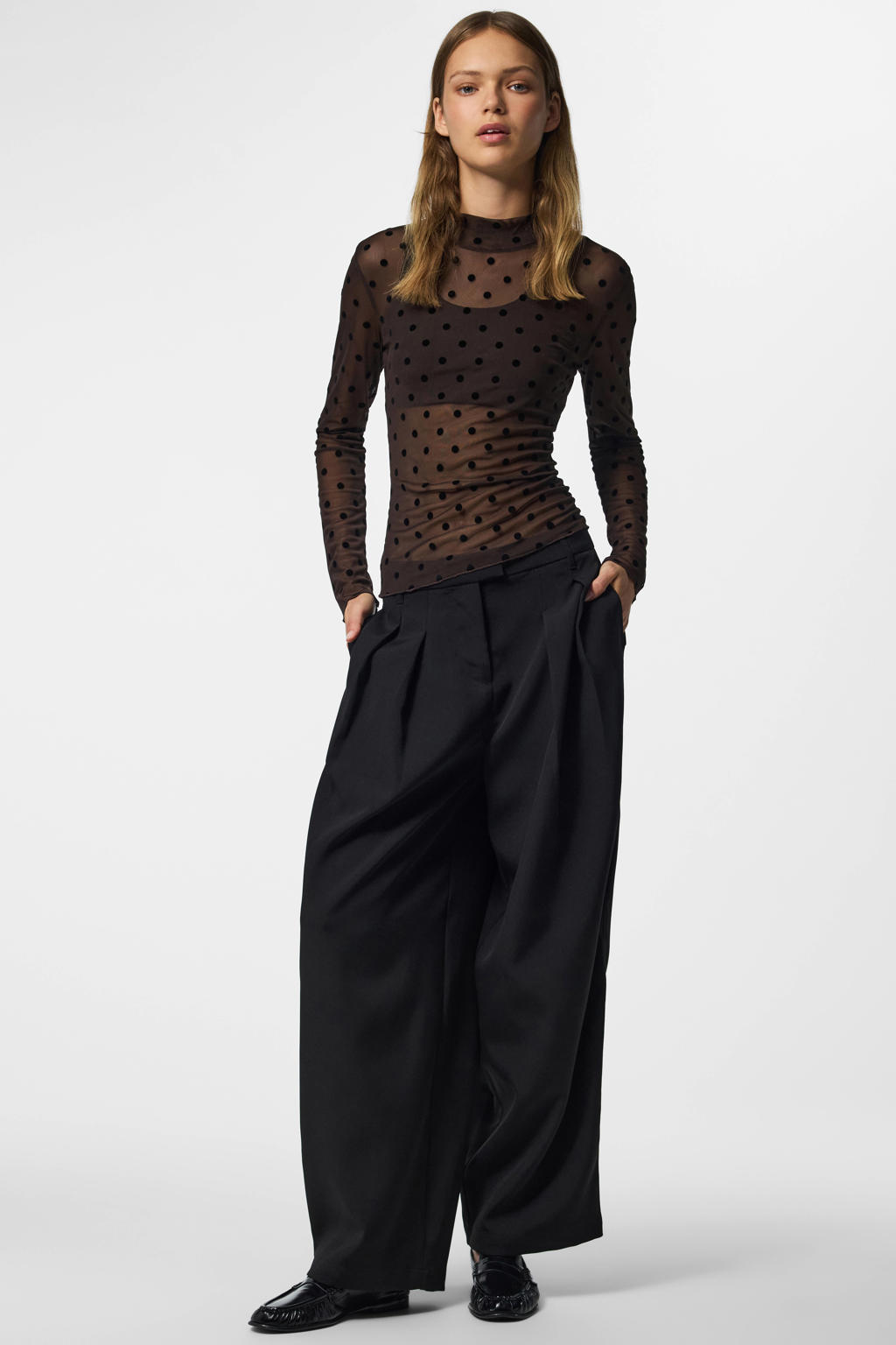 PIECES semi-transparante top met stippen - donkerbruin