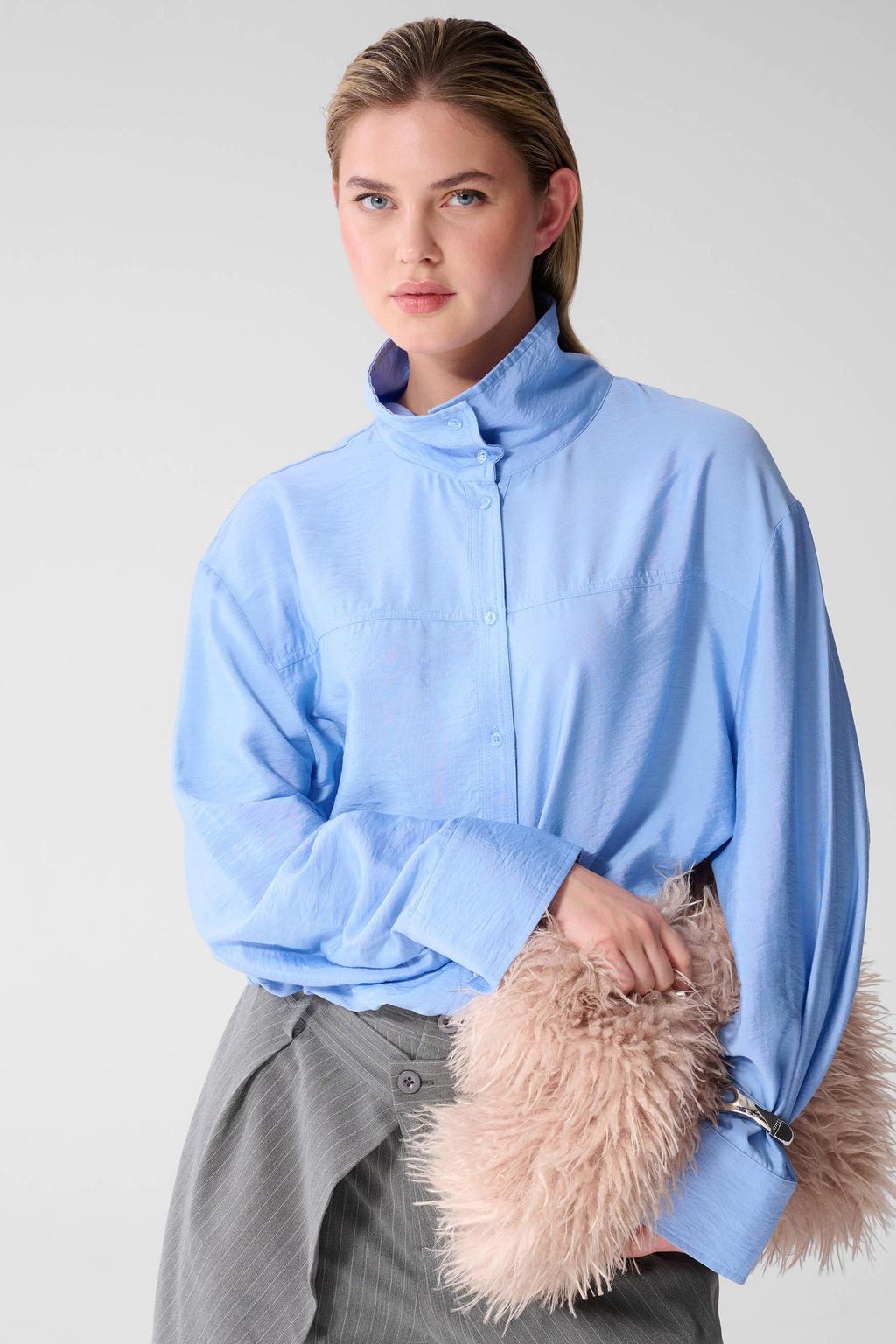 Lichtblauwe dames Shoeby blouse van viscose met effen, lange mouwen, klassieke kraag en elastische tailleband