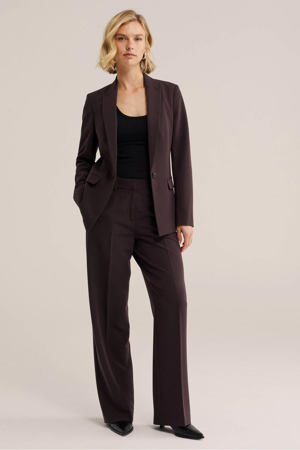 Bruine dames WE Fashion loose fit pantalon van polyester met regular waist en effen