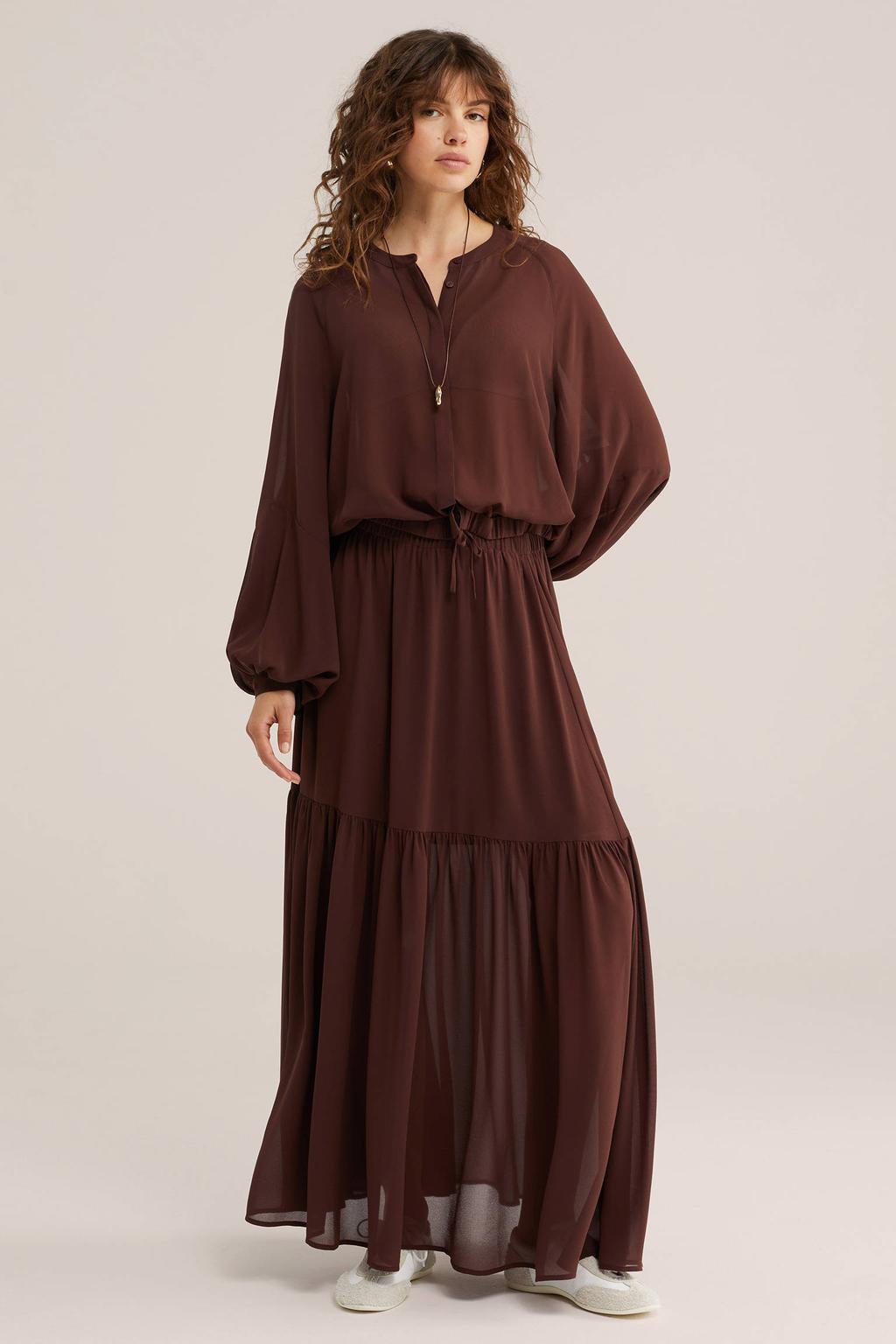 Bruine dames WE Fashion midi rok met ruches voorzien van elastische tailleband met koord