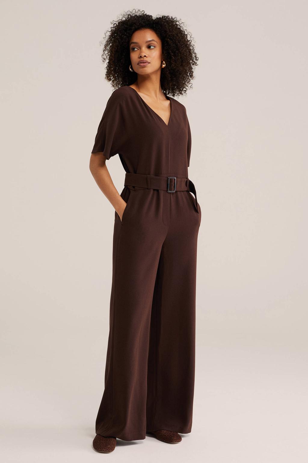 Bruine dames WE Fashion loose fit jumpsuit van polyester met effen, korte mouwen en V-hals