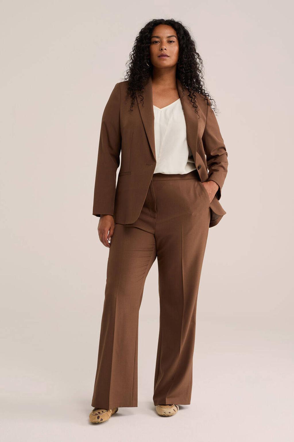 Bruine dames WE Fashion Curve flared broek van polyester met regular waist, rits, haak- en knoopsluiting en effen