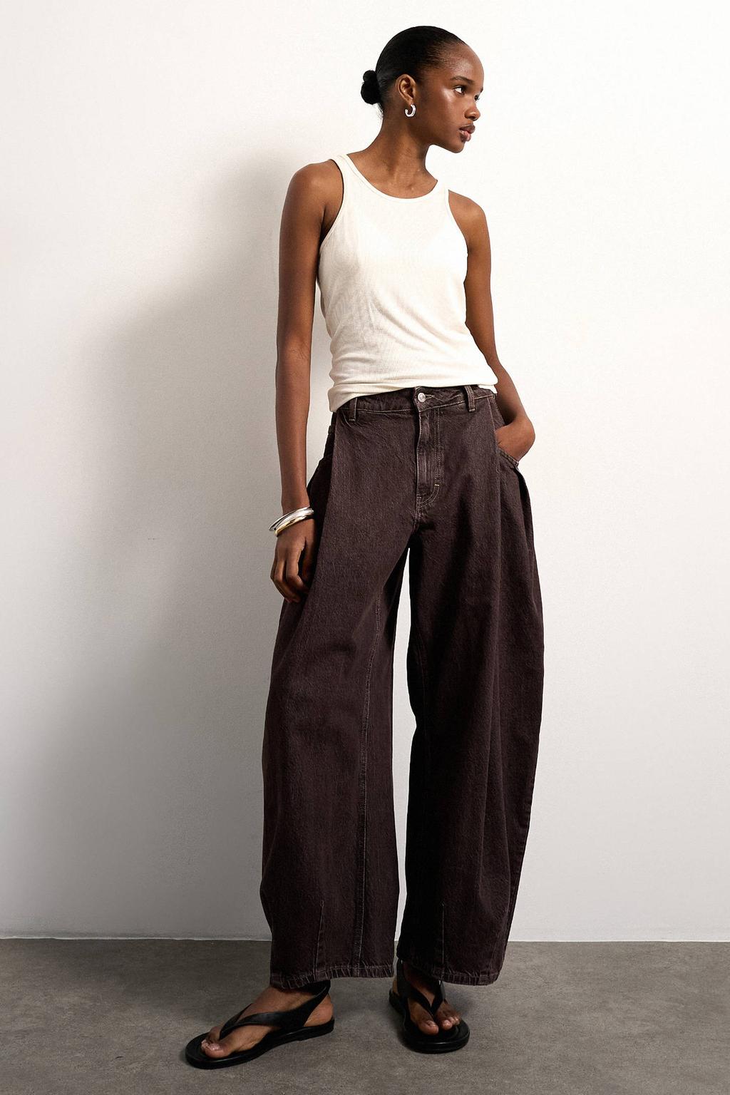 Bruine dames TOPSHOP barrel jeans van denim met regular waist, rits- en knoopsluiting en effen