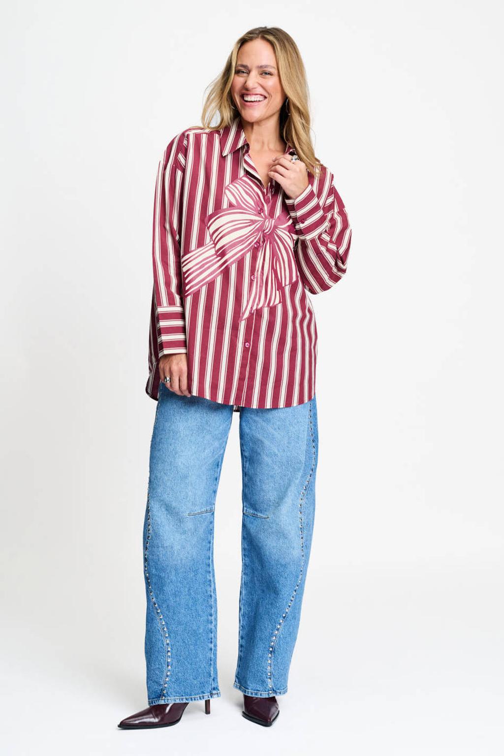 Donkerrood, ecru en roze dames POM Amsterdam gestreepte blouse van katoen met printopdruk, lange mouwen, klassieke kraag en knoopsluiting