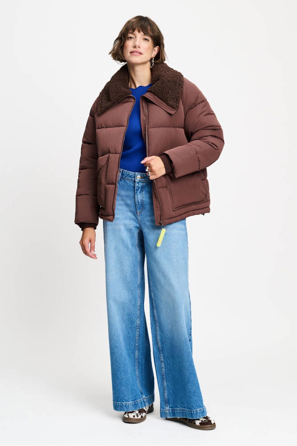 Bruine dames POM Amsterdam pufferjas van nylon met effen, lange mouwen en overslagkraag