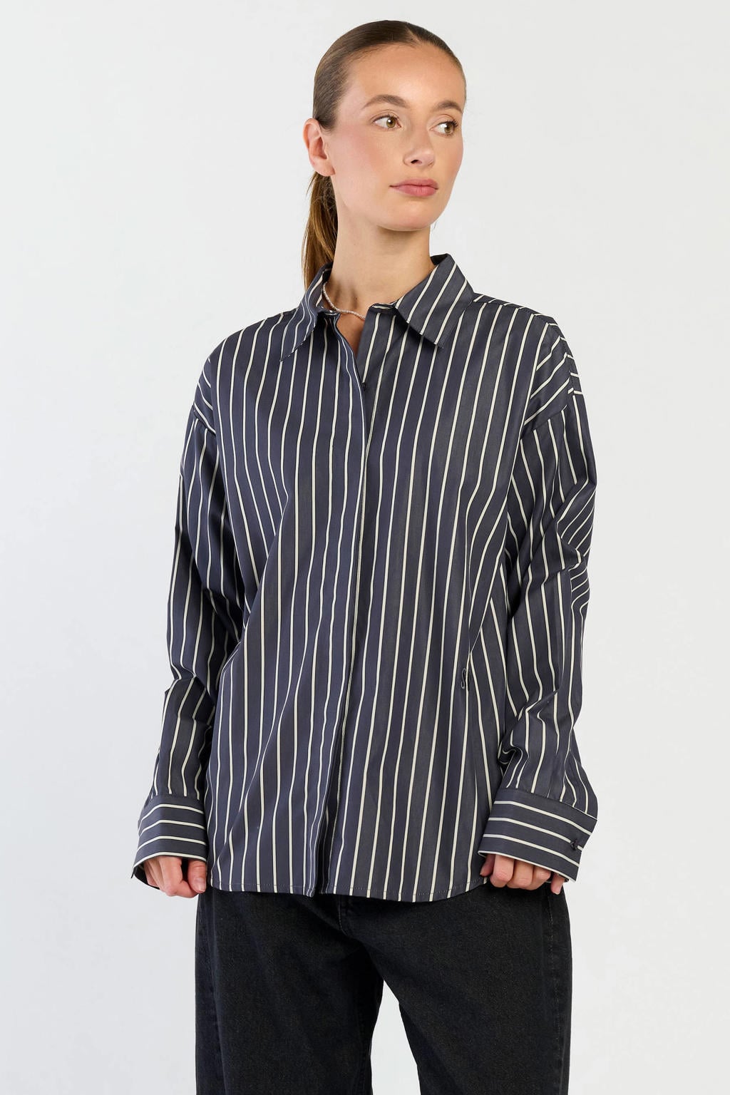 Donkerblauw en ecru dames Spooq the label gestreepte top met lange mouwen en klassieke kraag