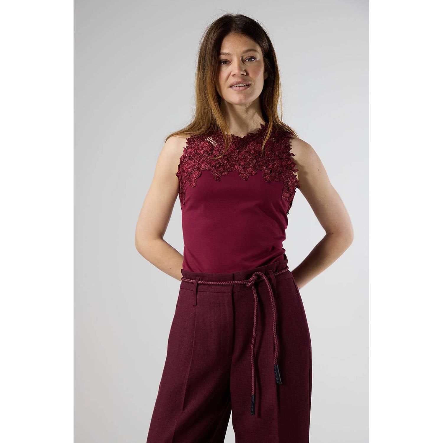 LabeL DOT kanten top donkerrood