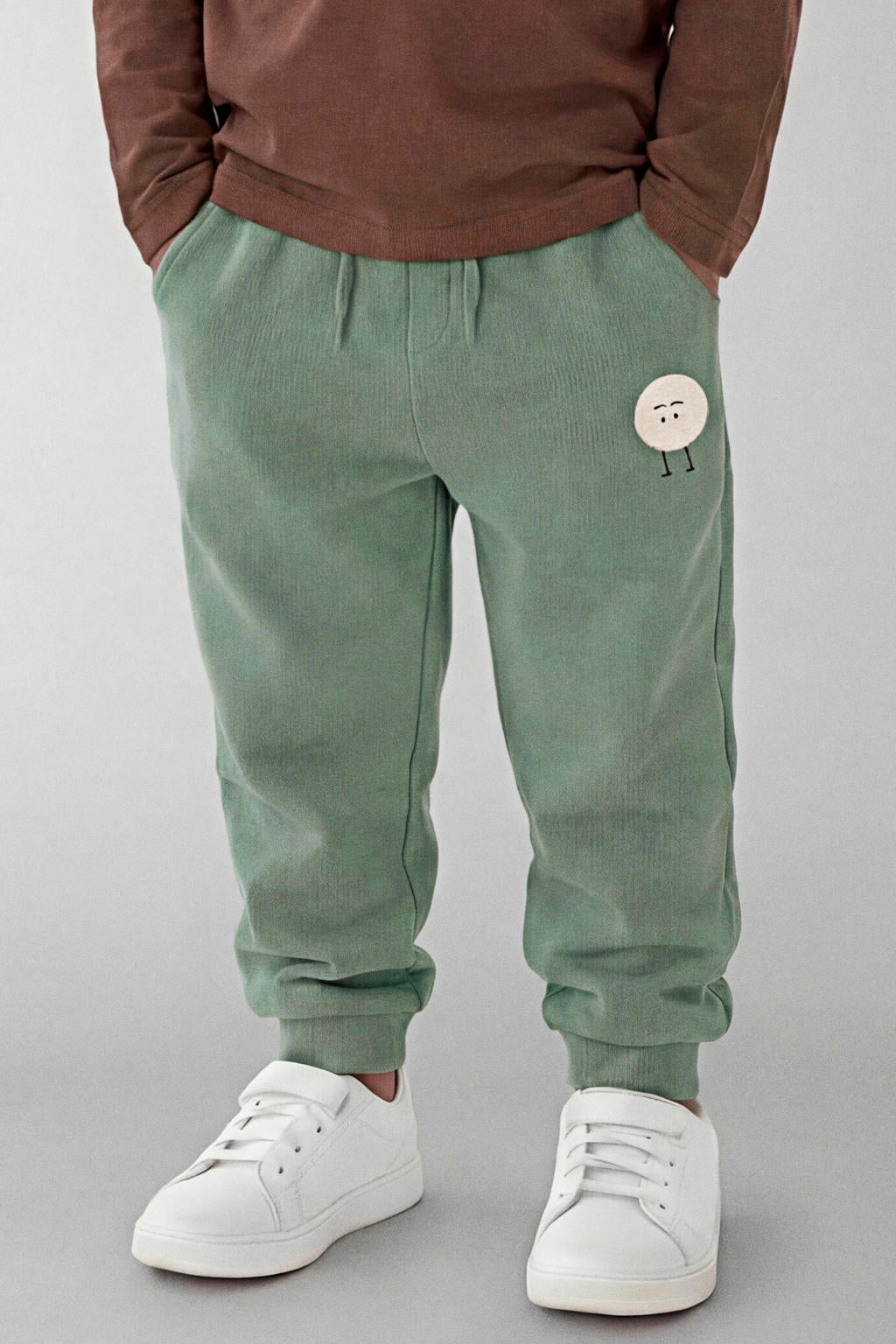 Groene jongens NAME IT MINI joggingbroek van sweat materiaal met elastische tailleband met koord en printopdruk