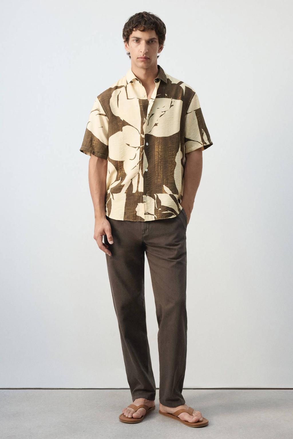 Bruine heren Mango Man regular fit overhemd van viscose met korte mouwen en klassieke kraag