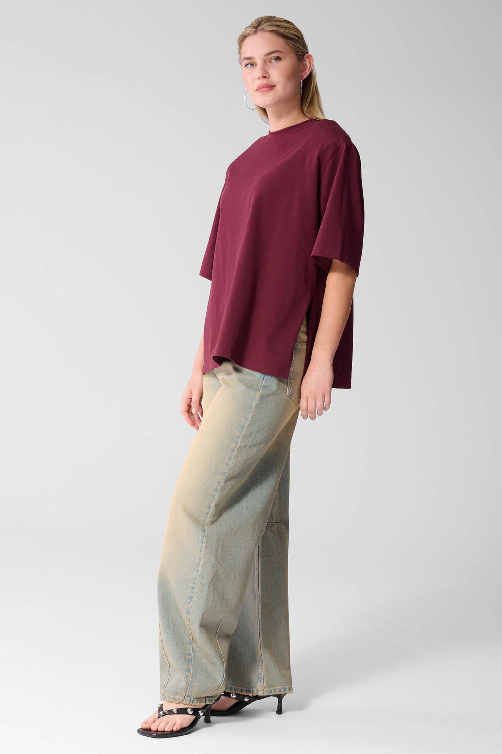 Donkerrode dames Shoeby oversized T-shirt van viscose met effen, driekwart mouwen, ronde hals en split