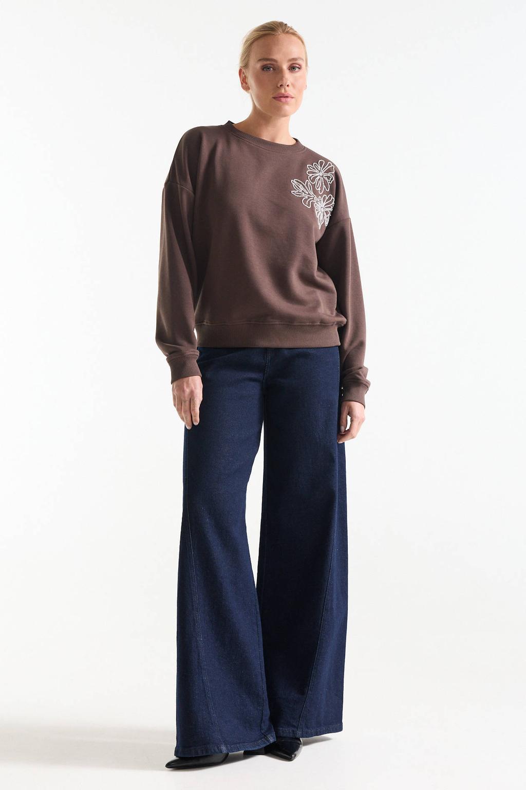 Bruin en witte dames JANSEN Amsterdam gebloemde sweater met lange mouwen en ronde hals