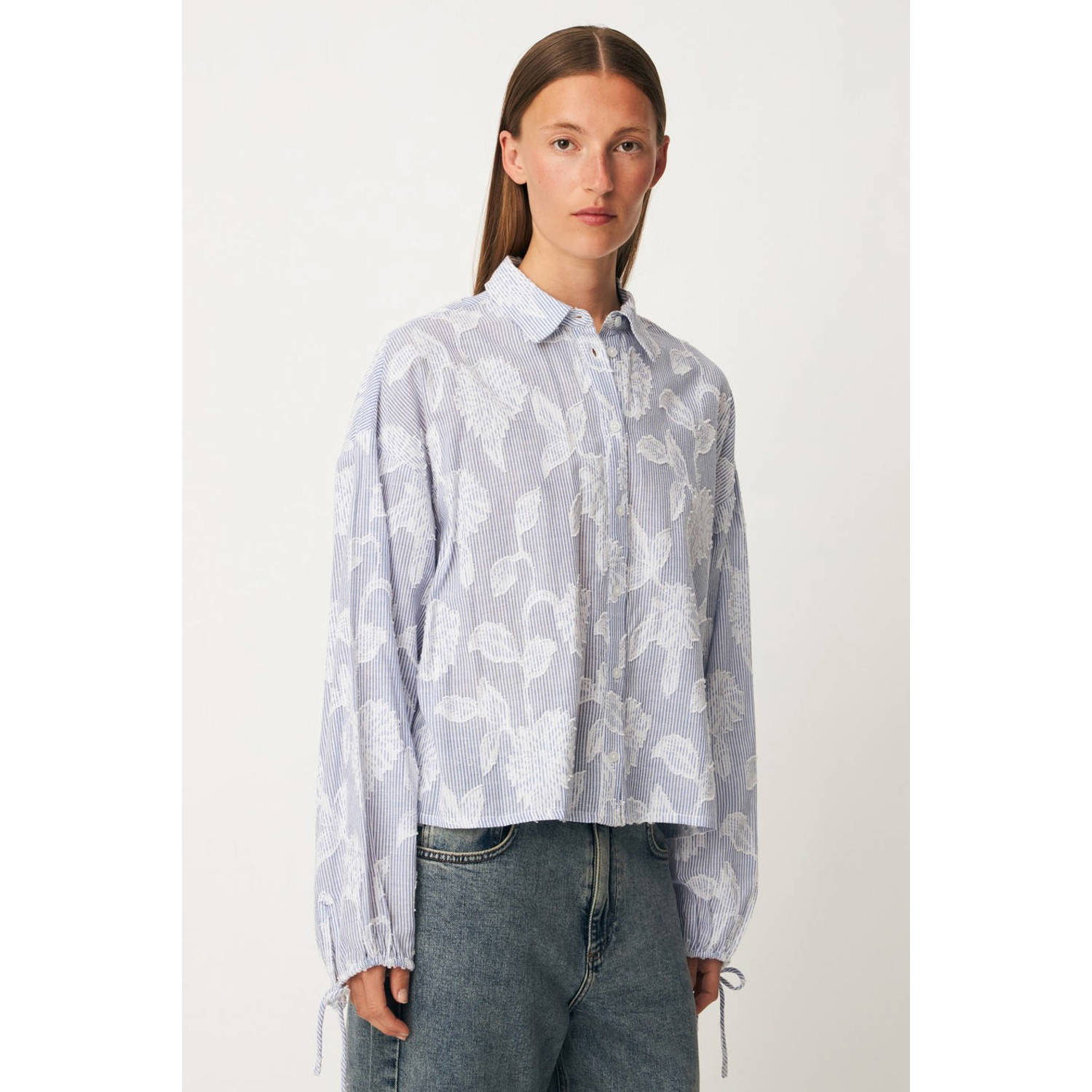 Modström gebloemde gestreepte blouse lichtblauw
