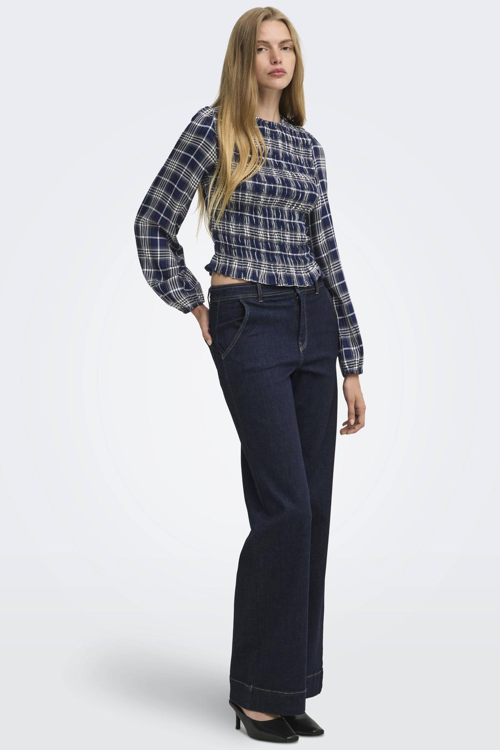 Donkerblauw en ecru dames ONLY top met lange mouwen, ronde hals en geweven detail