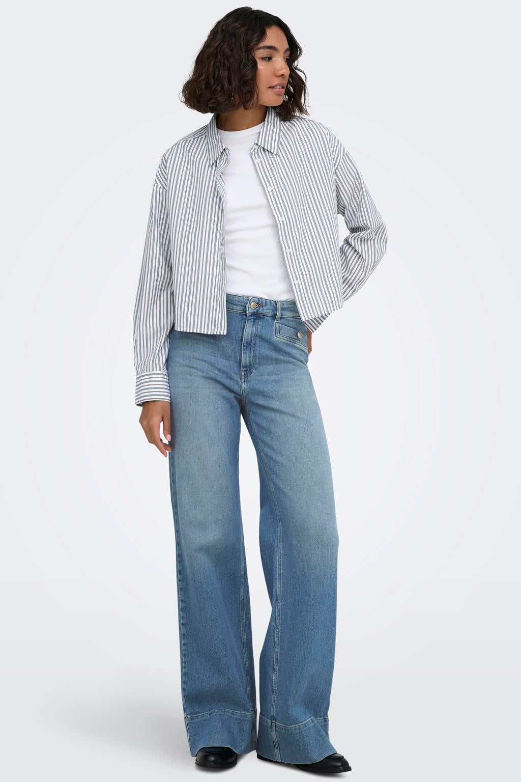 Light blue denim dames ONLY Onldanielle Hw Wide Flare Dnm Rea wide leg jeans met high waist, rits- en knoopsluiting en effen