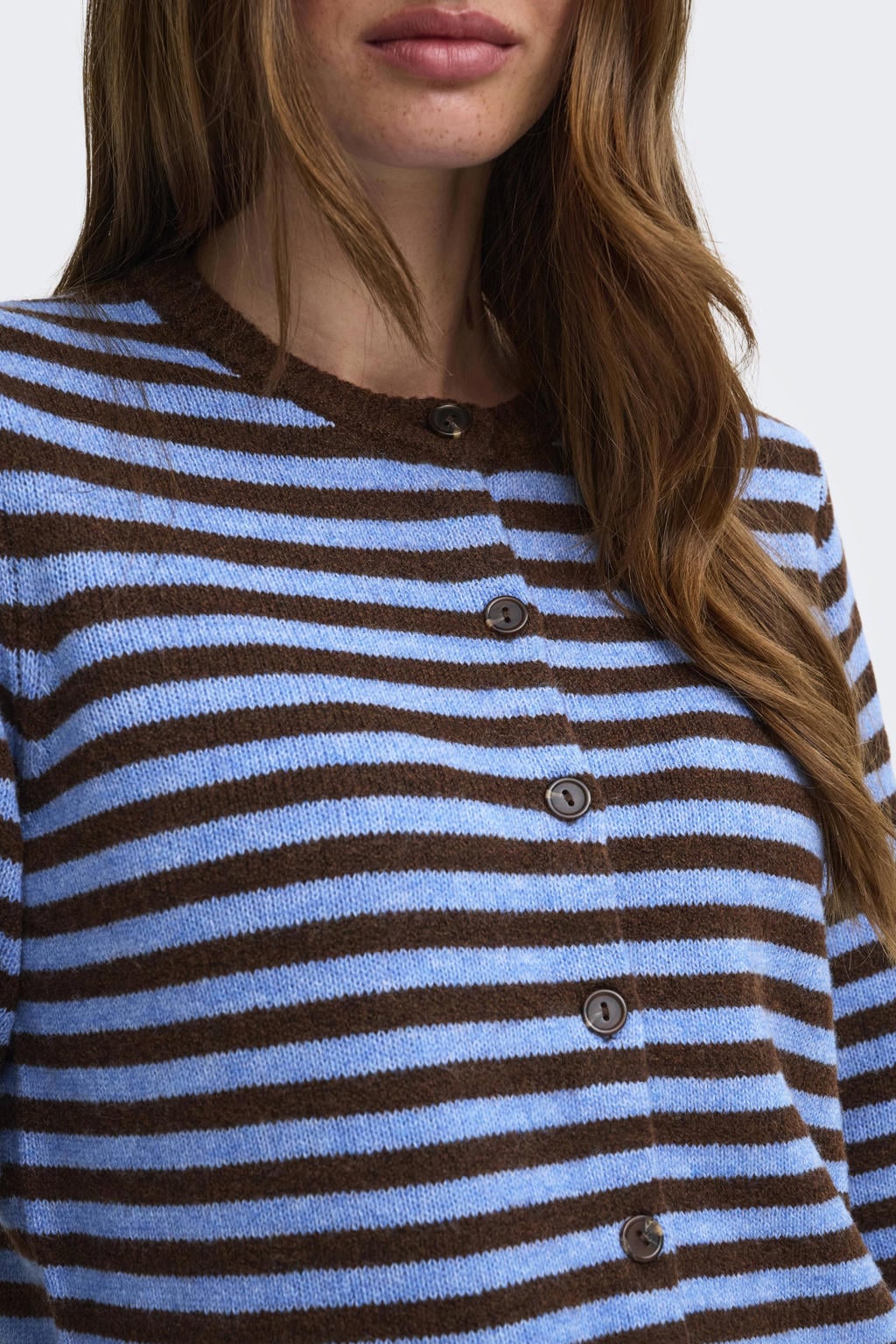 Bruin en blauwe dames ONLY gebreide gestreepte vest met lange mouwen, ronde hals en knoopsluiting