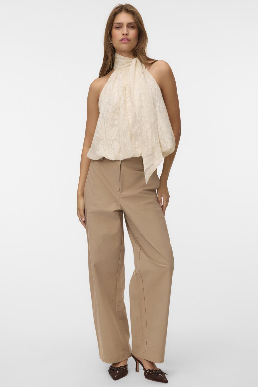 Ecru dames VERO MODA gebloemde top met halterkraag en strikje