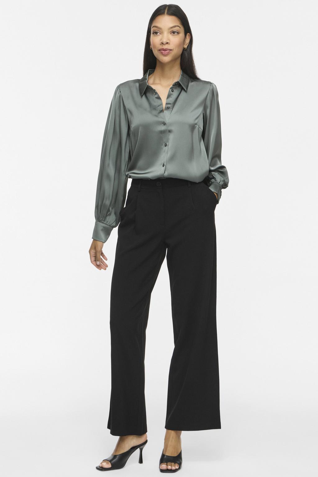 Donkergroene dames VILA satijnen rechtvallende blouse met effen, lange mouwen, klassieke kraag en knoopsluiting
