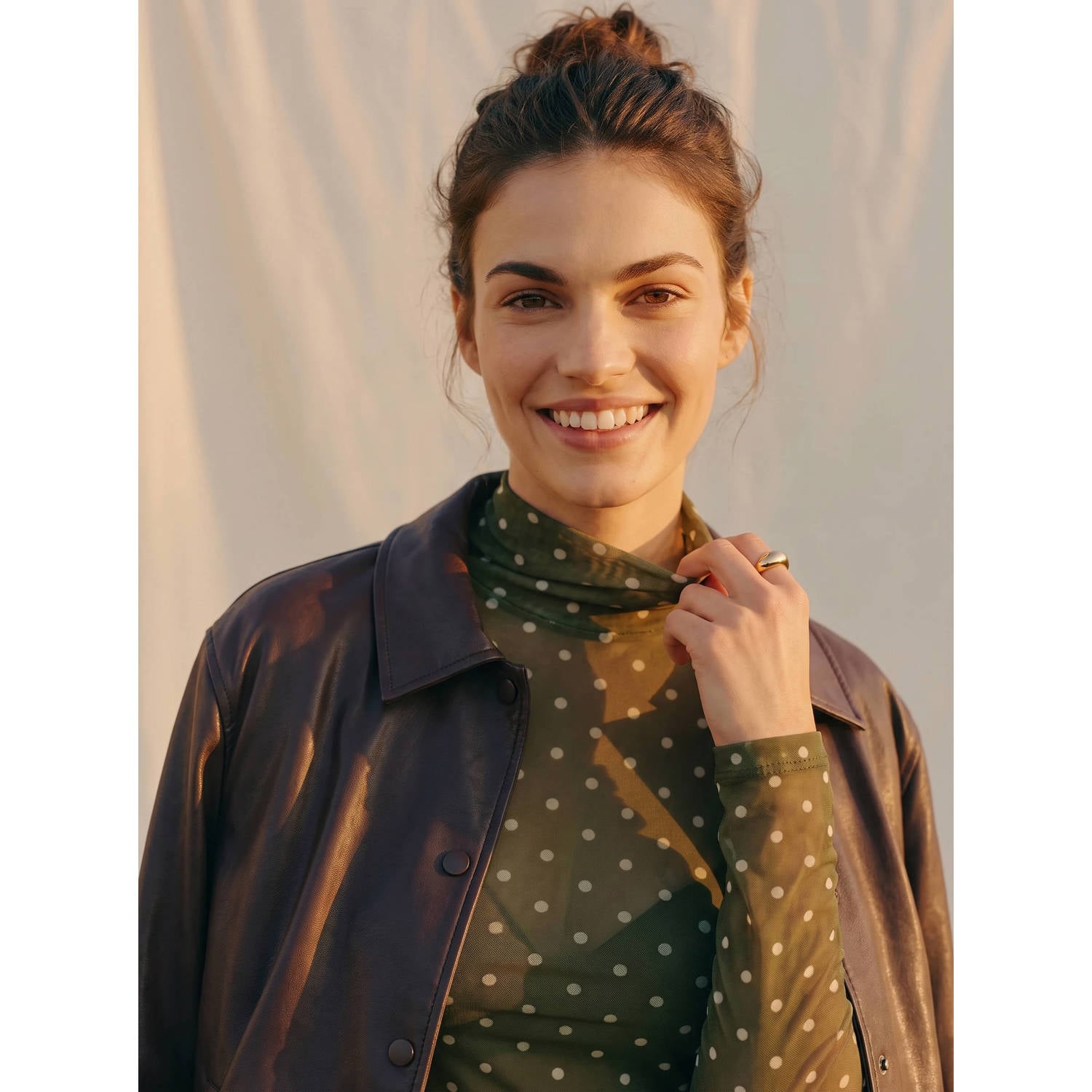 VERO MODA aansluitende top met stippen groen
