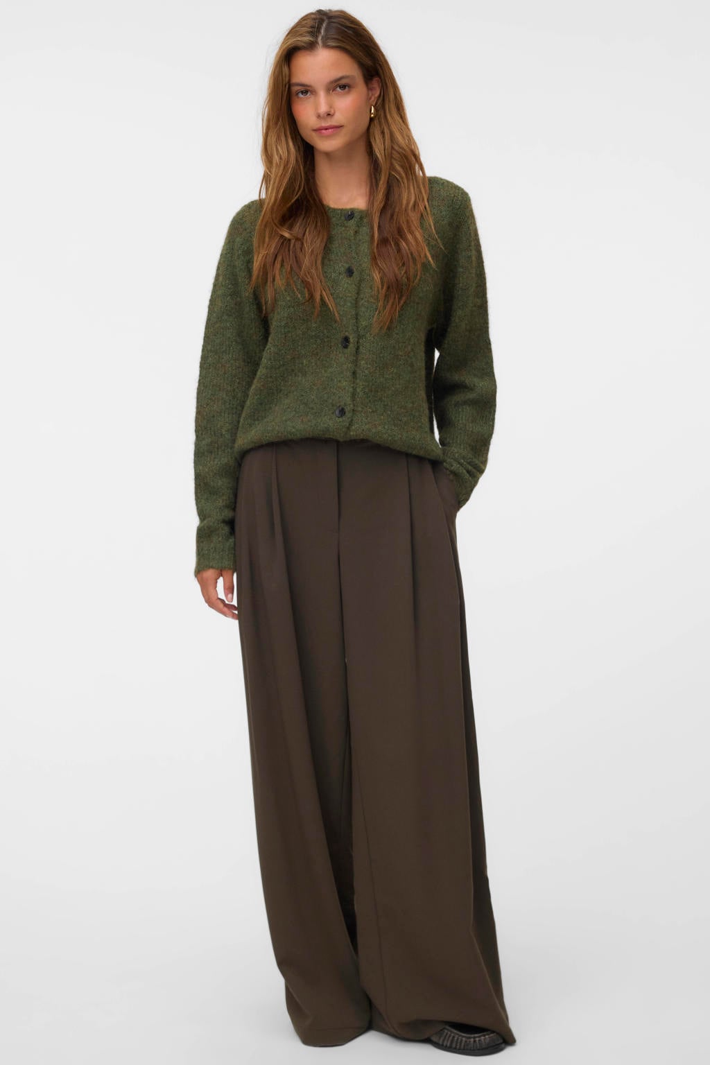 Groene dames VERO MODA rechtvallend gebreid vest van wol met effen, lange mouwen, ronde hals en knoopsluiting