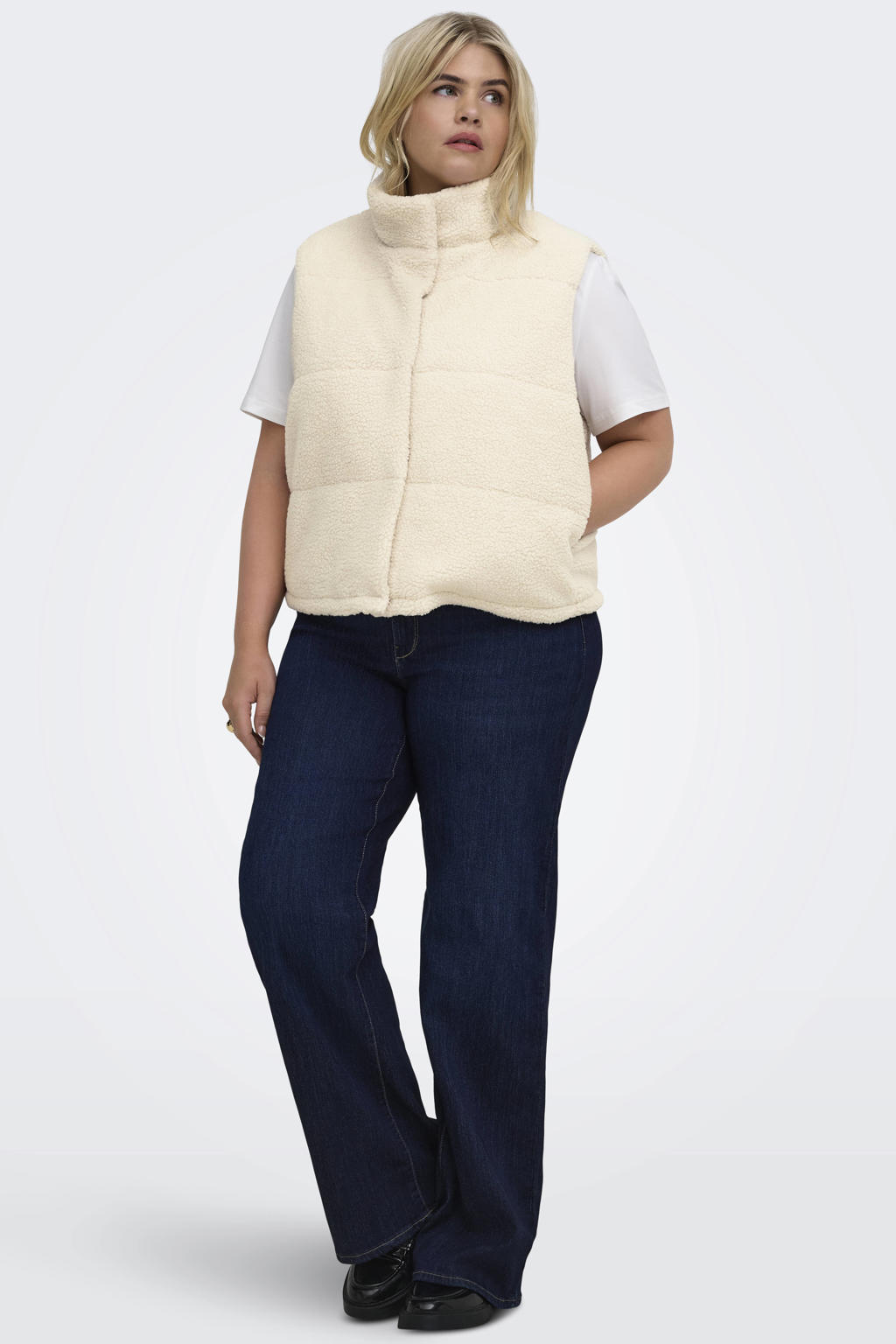 Ecru dames ONLY CARMAKOMA teddy bodywarmer Plus Size met effen, lange mouwen, opstaande kraag en knoopsluiting