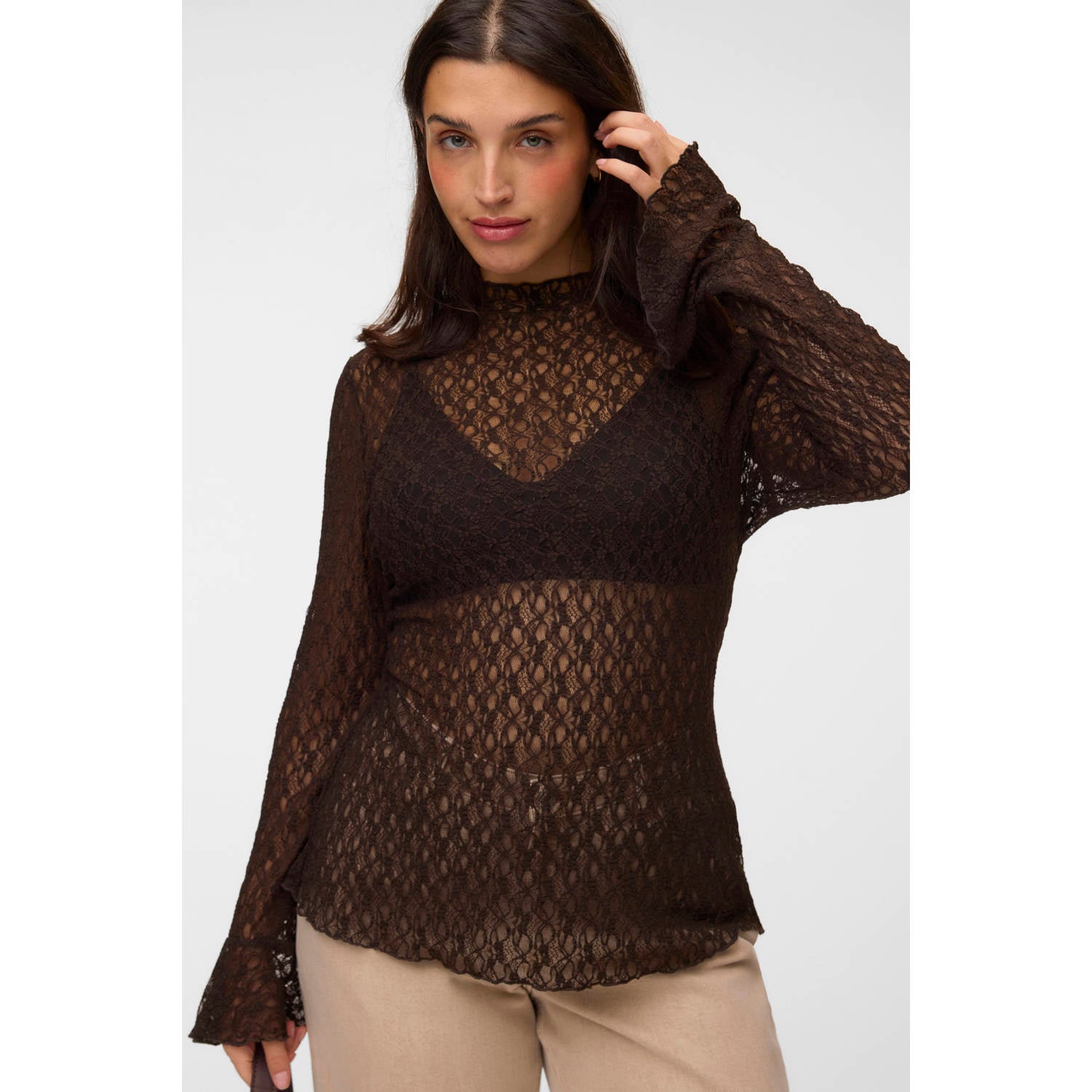 VERO MODA CURVE Plus Size aansluitende semi-transparante top donkerbruin