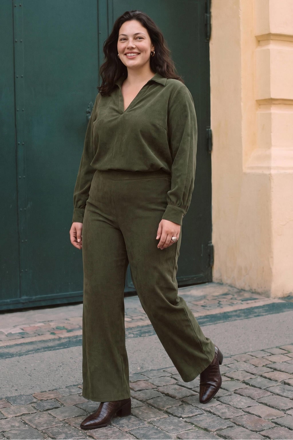 VERO MODA CURVE straight leg casual corduroy broek Plus Size - groen