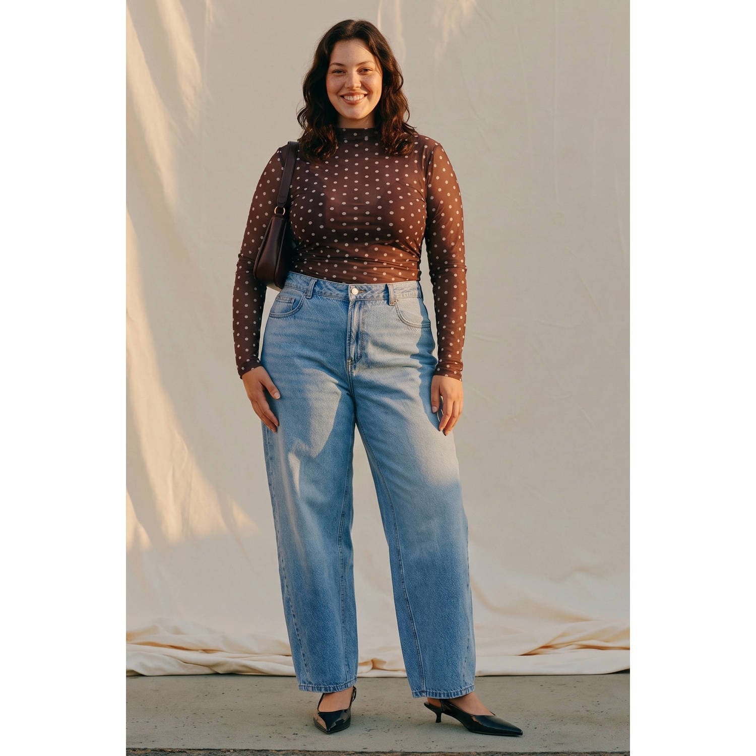 VERO MODA CURVE Plus Size top met stippen donkerbruin