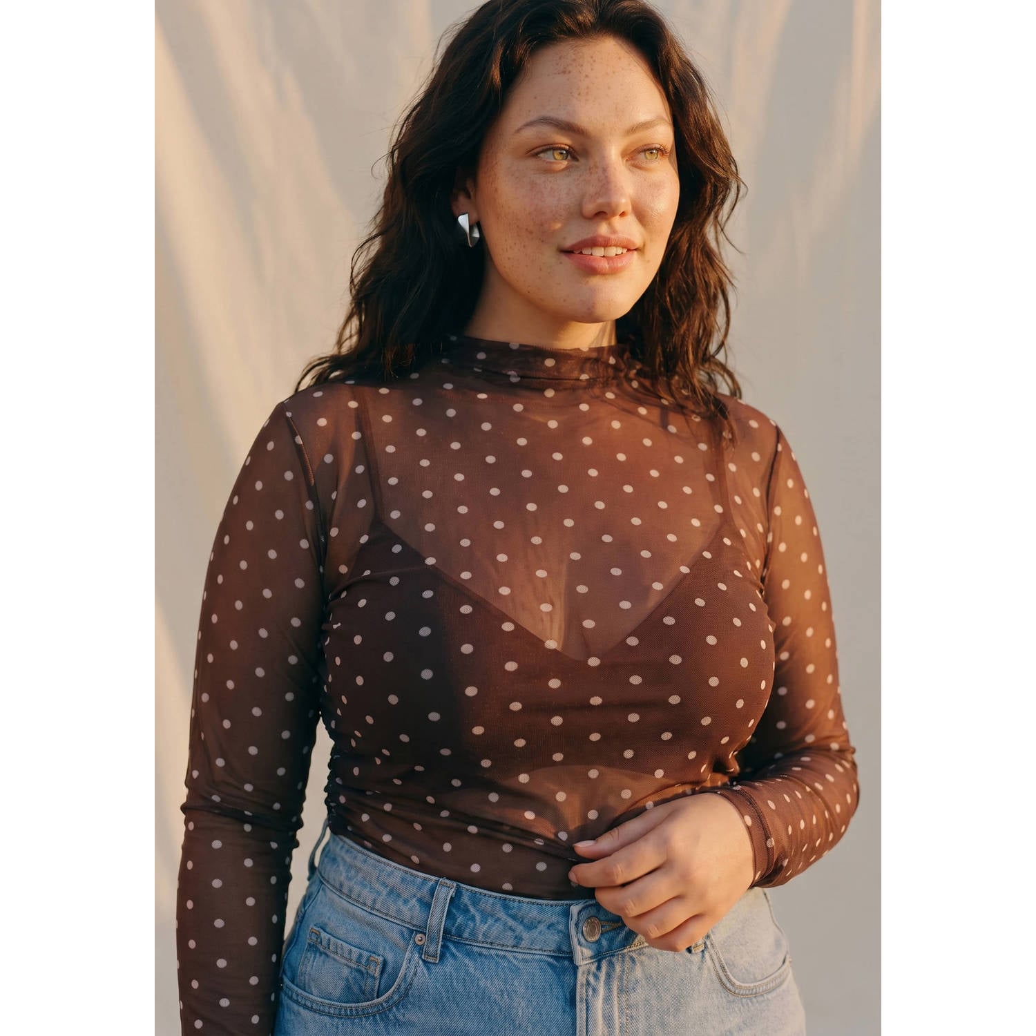 VERO MODA CURVE Plus Size top met stippen donkerbruin