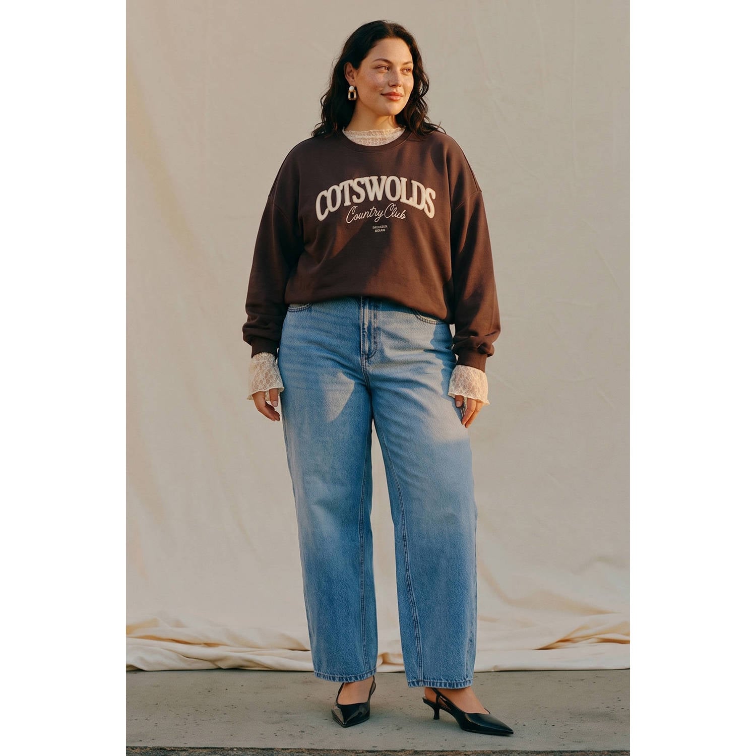 VERO MODA CURVE sweater Plus Size met tekst donkerbruin