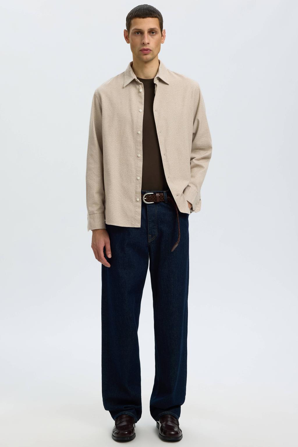 Beige heren Selected regular fit casual overhemd van katoen met effen, lange mouwen en klassieke kraag