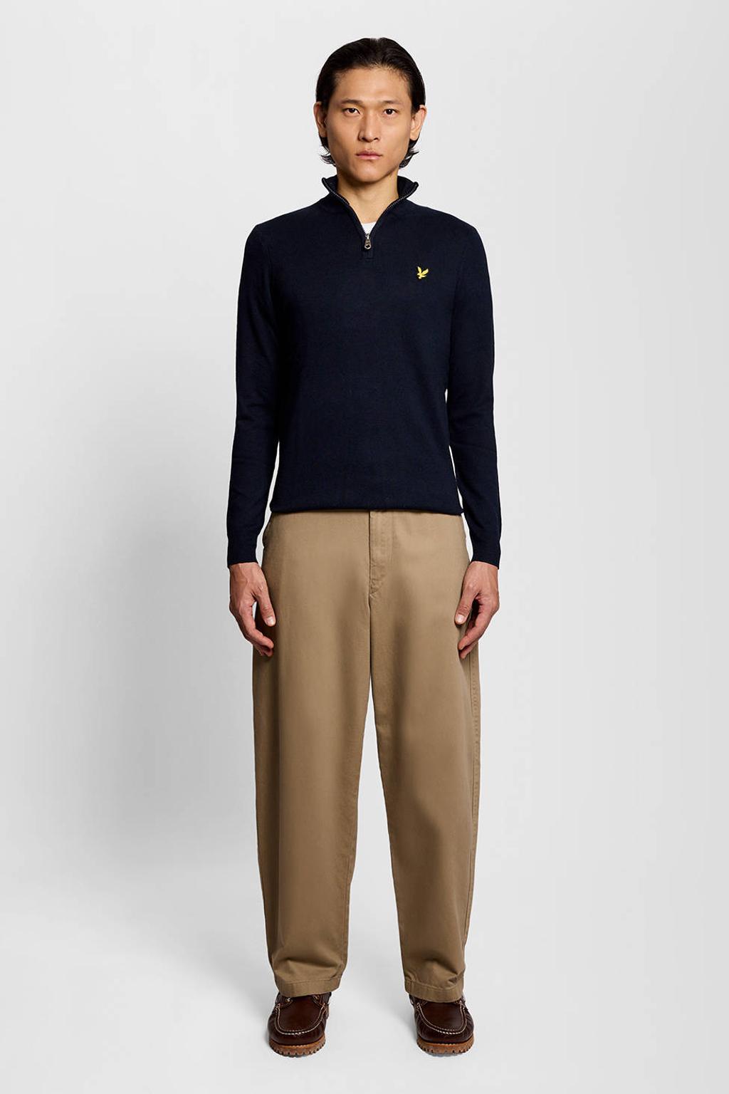 Donkerblauwe heren Lyle & Scott regular fit gebreide trui van wol met effen, lange mouwen en opstaande kraag