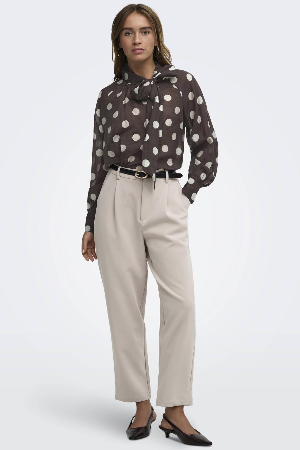 Bruine dames JDY top van lyocell met stippenprint, lange mouwen en geweven detail