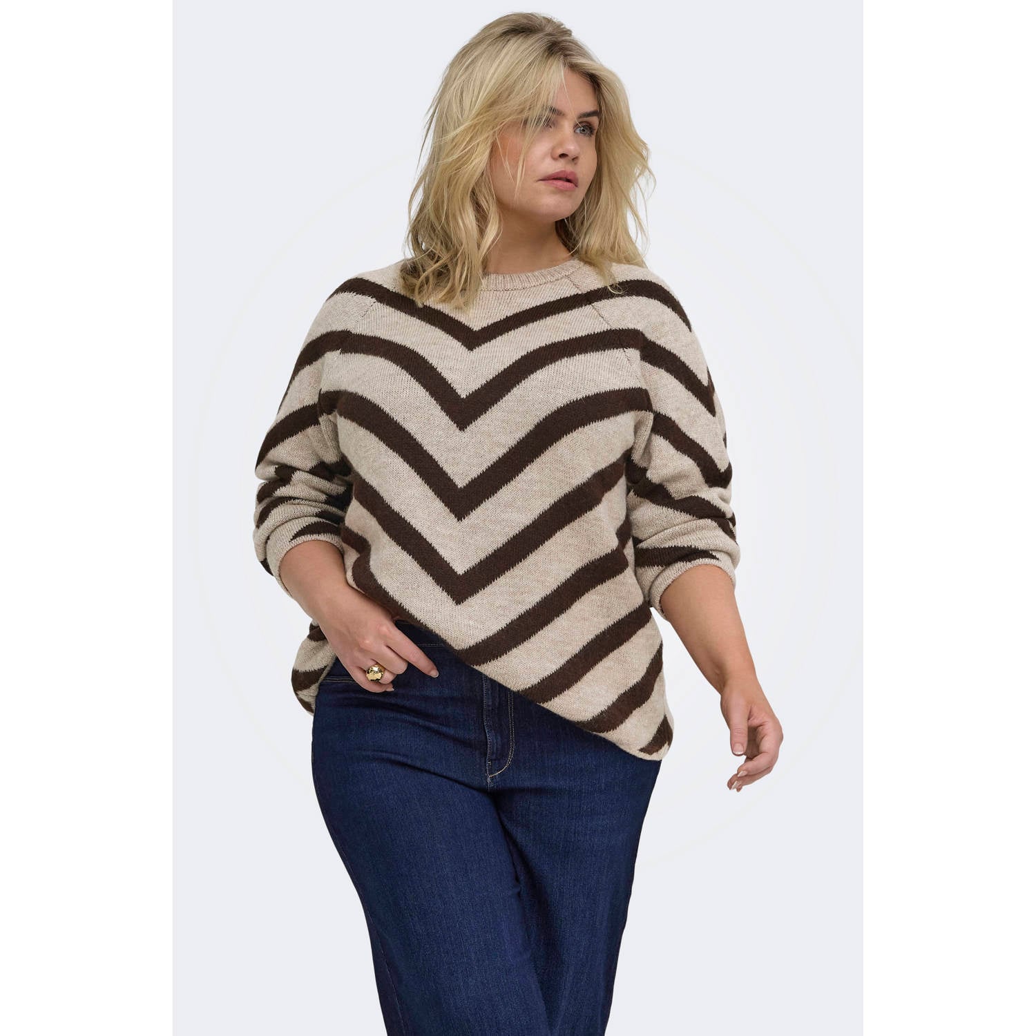 ONLY CARMAKOMA Plus Size aansluitende gebreide gestreepte trui beige