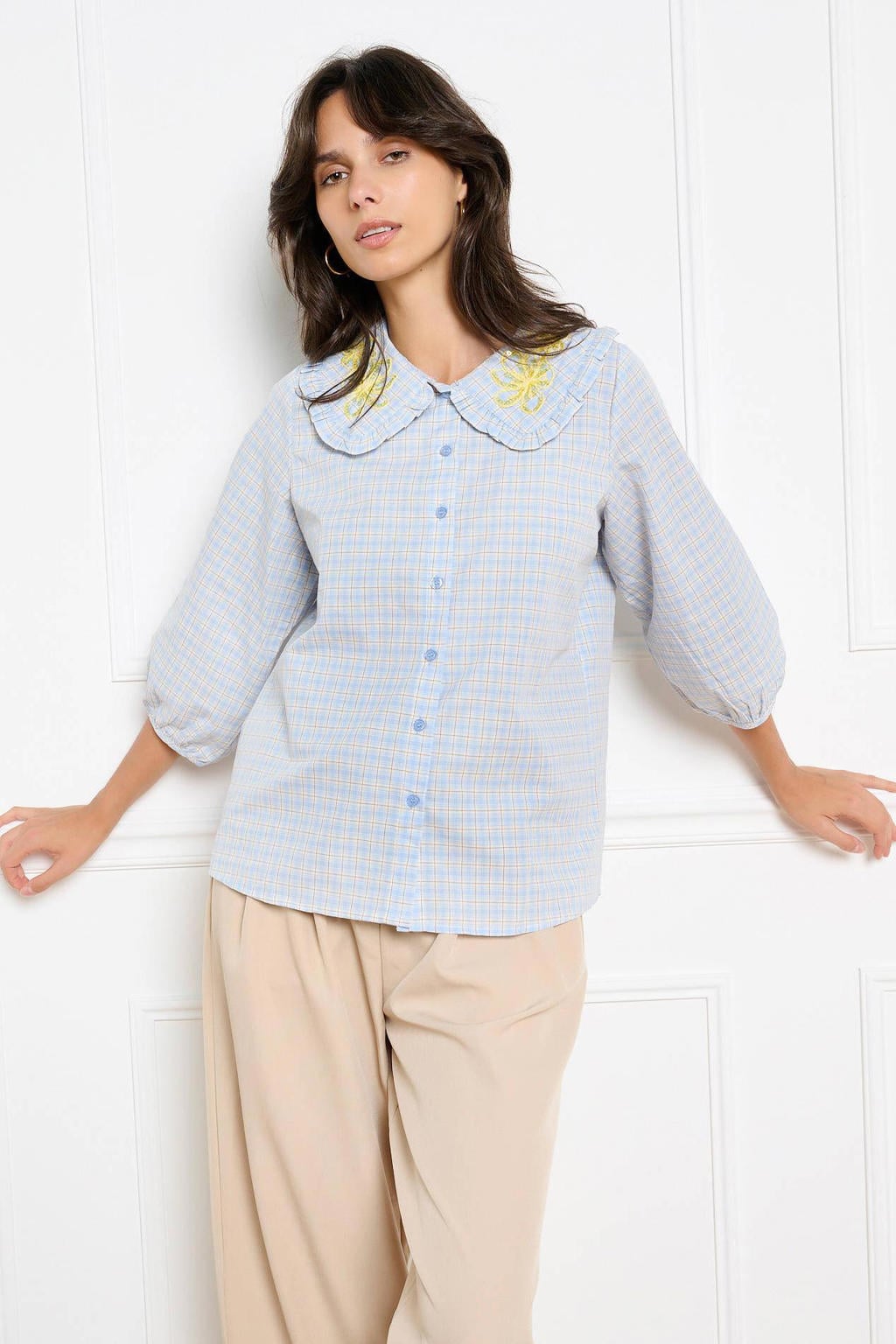 Lichtblauw, bruin en groene dames LOLALIZA geruite blouse van katoen met half lange mouwen, klassieke kraag, knoopsluiting en borduursels