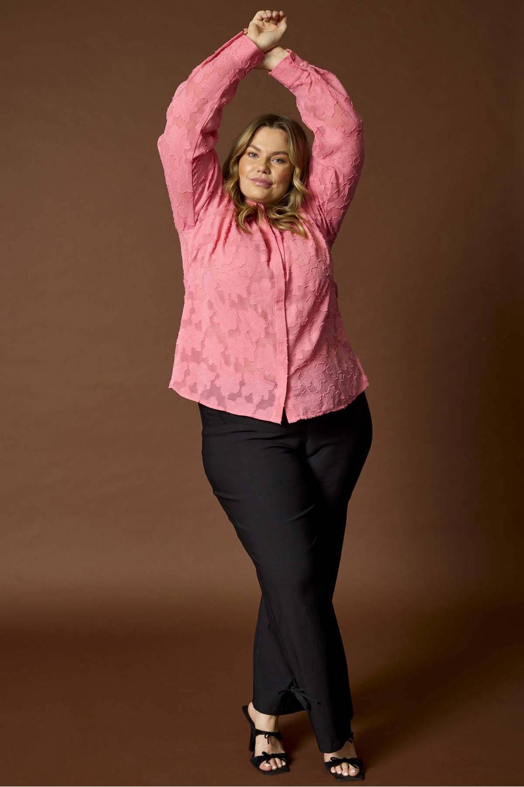 Roze dames Anyday gebloemde blouse Plus Size van polyester met lange mouwen, klassieke kraag en knoopsluiting