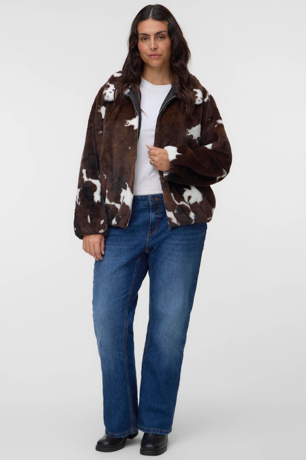 Bruine dames VERO MODA CURVE Plus Size faux fur jas van polyester met koeienprint, lange mouwen en ritssluiting