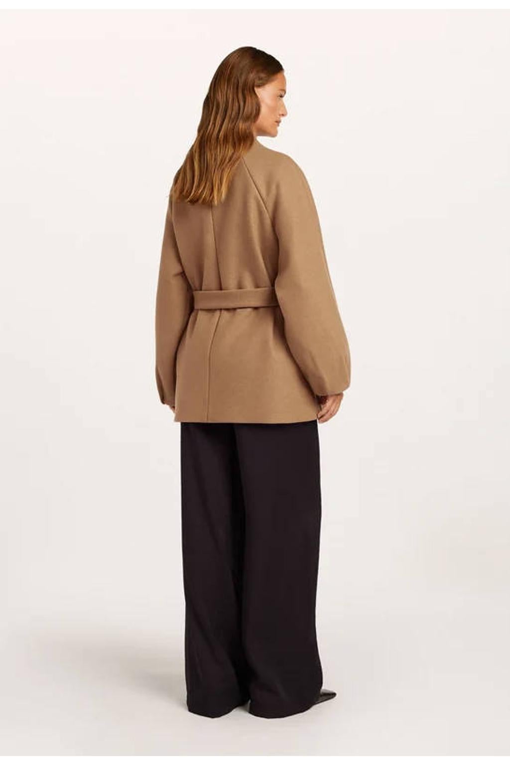 Camelkleurige dames Beaumont trenchcoat van polyester met effen, lange mouwen en opstaande kraag