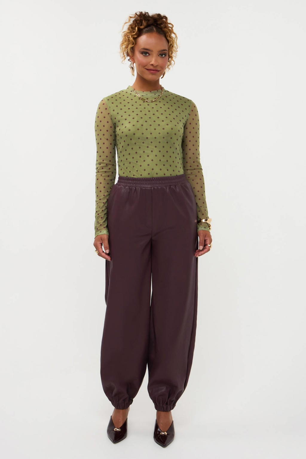 Groen en bruine dames Ydence top van mesh met stippenprint, lange mouwen en ronde hals