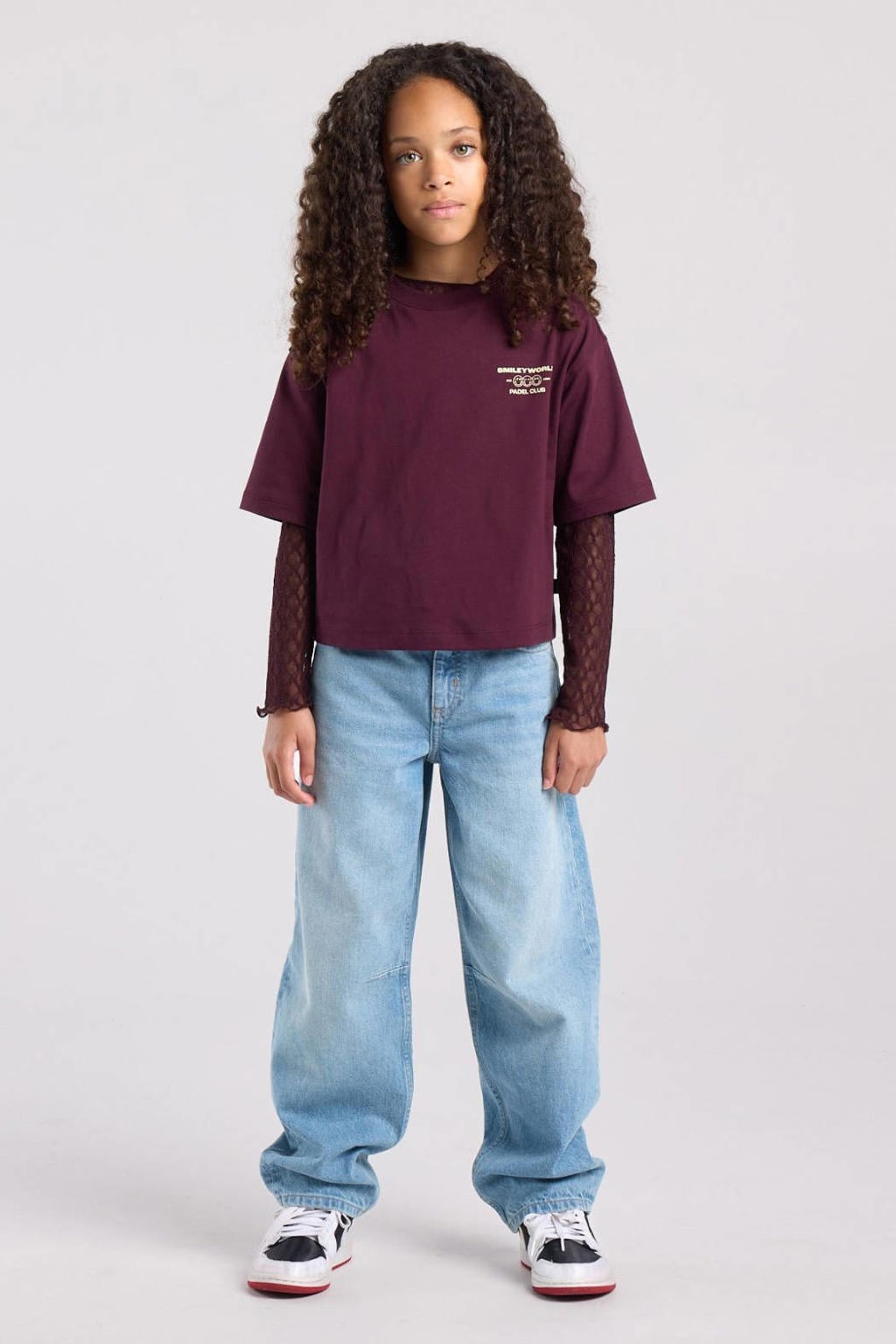 America Today T-shirt met backprint - donkerrood