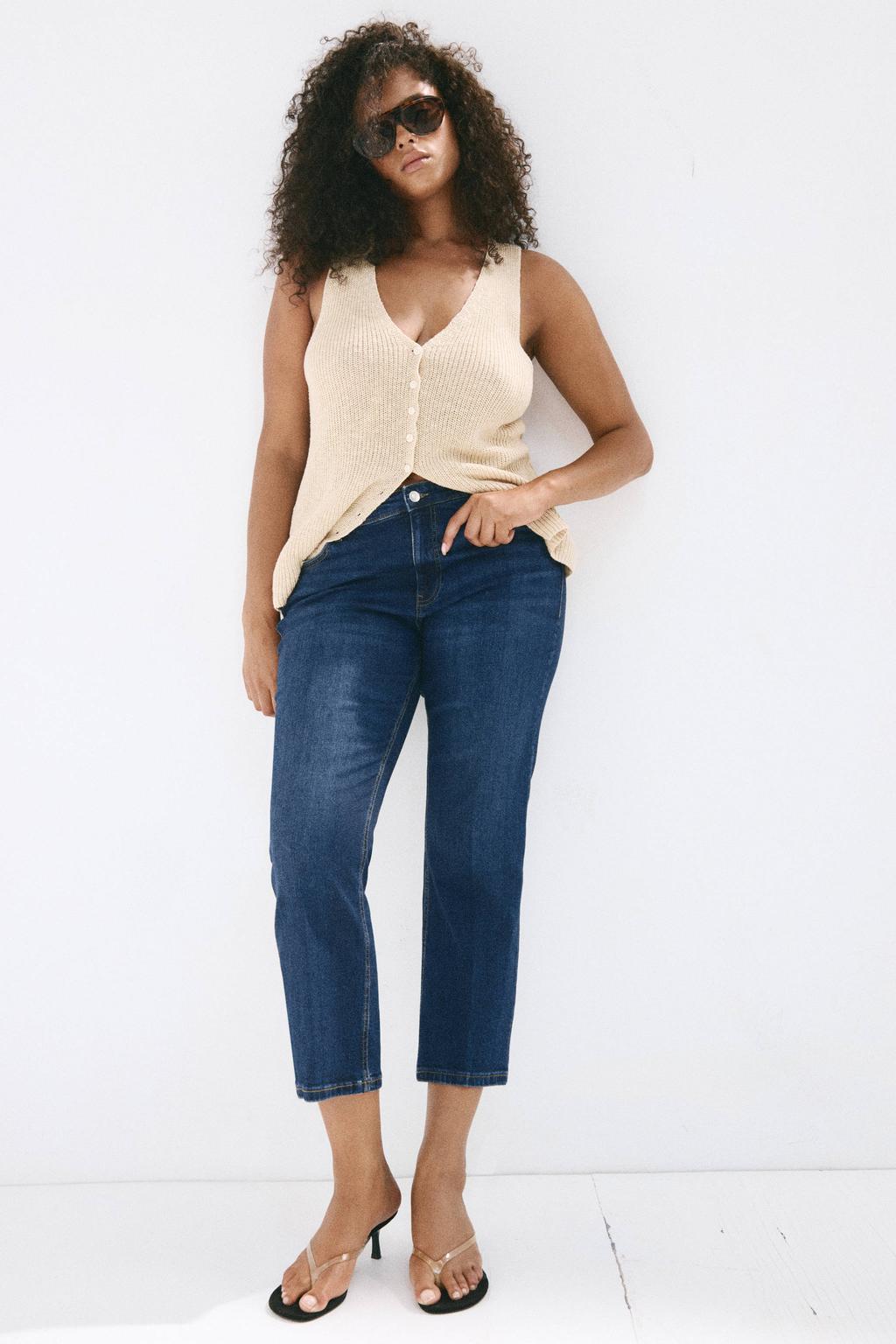 Medium blue denim dames Mango cropped flared jeans mediumblauw van denim met regular waist, rits- en knoopsluiting en effen