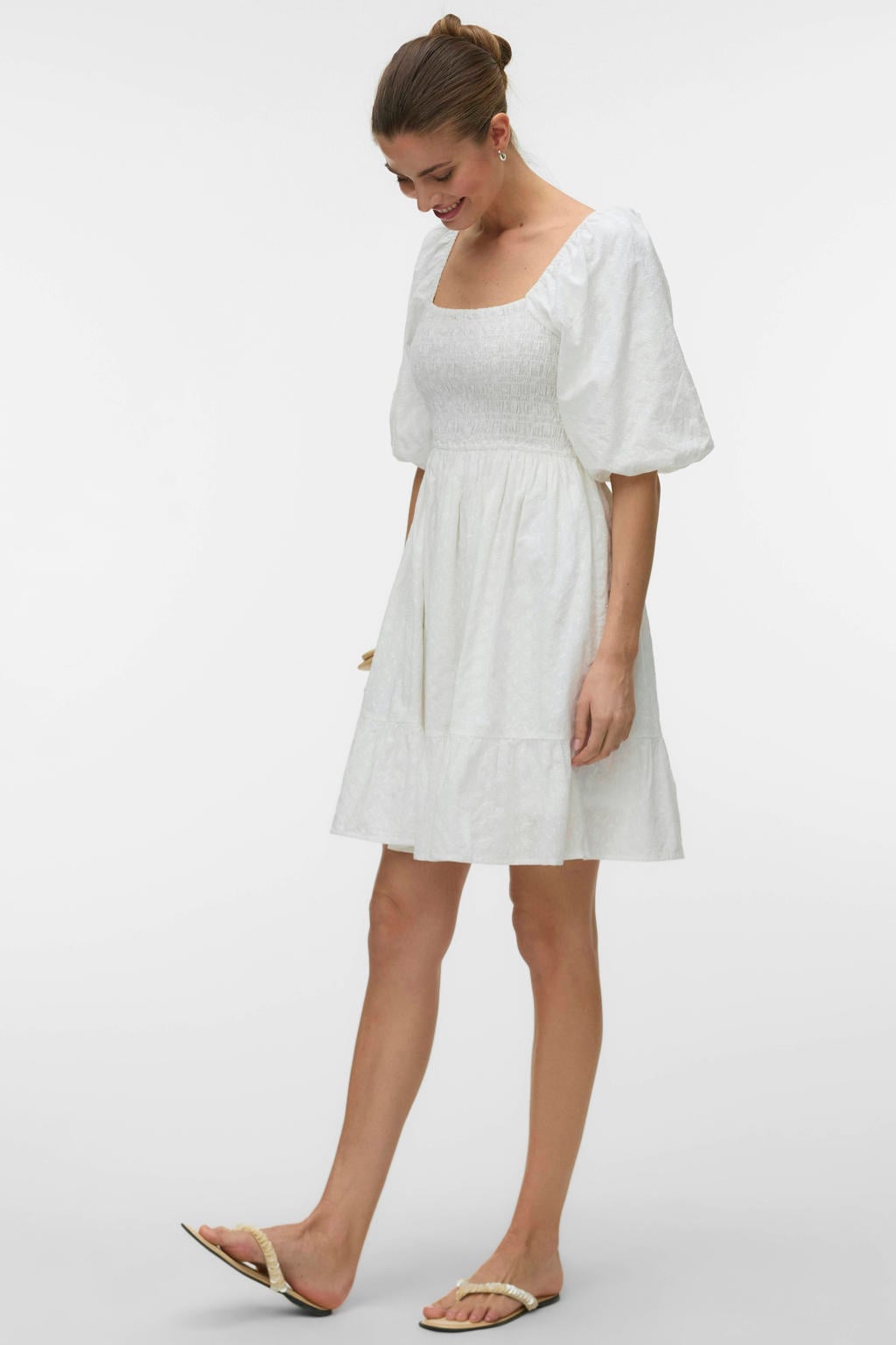 Witte dames AWARE mini jurk van katoen met effen, korte mouwen, vierkante hals, elastische inzet en borduursels