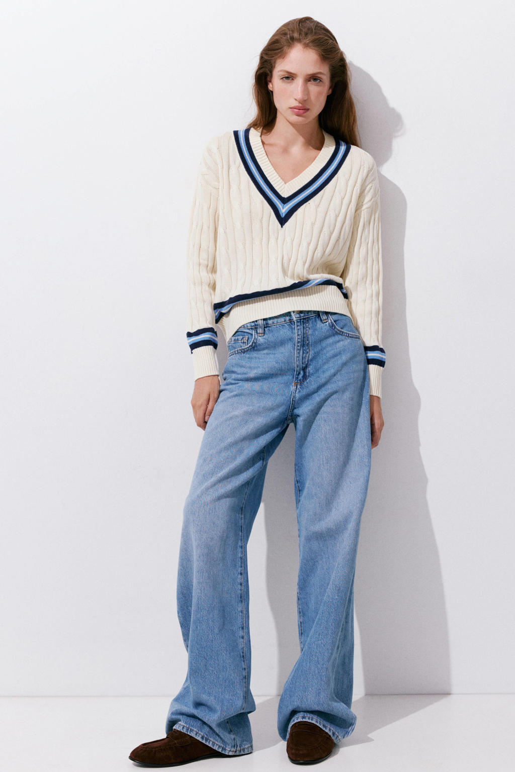 Beige en blauwe dames Mango katoenen gebreide trui met lange mouwen en V-hals