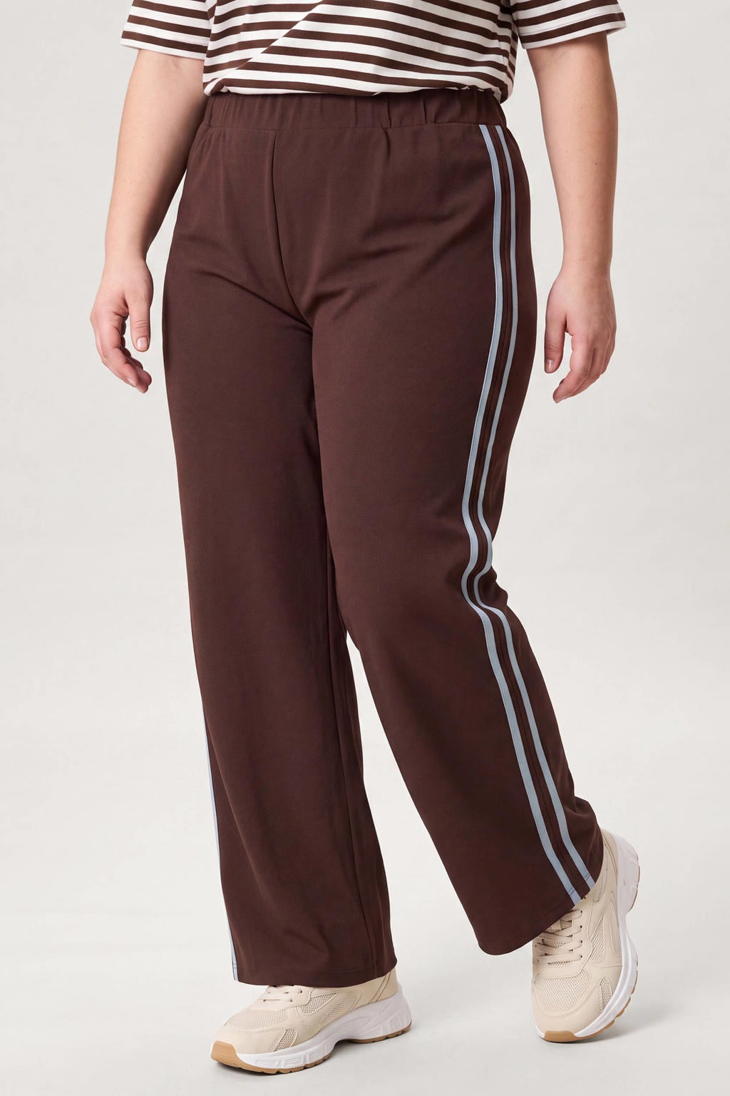 Bruine dames Miss Etam Plus straight leg broek met effen