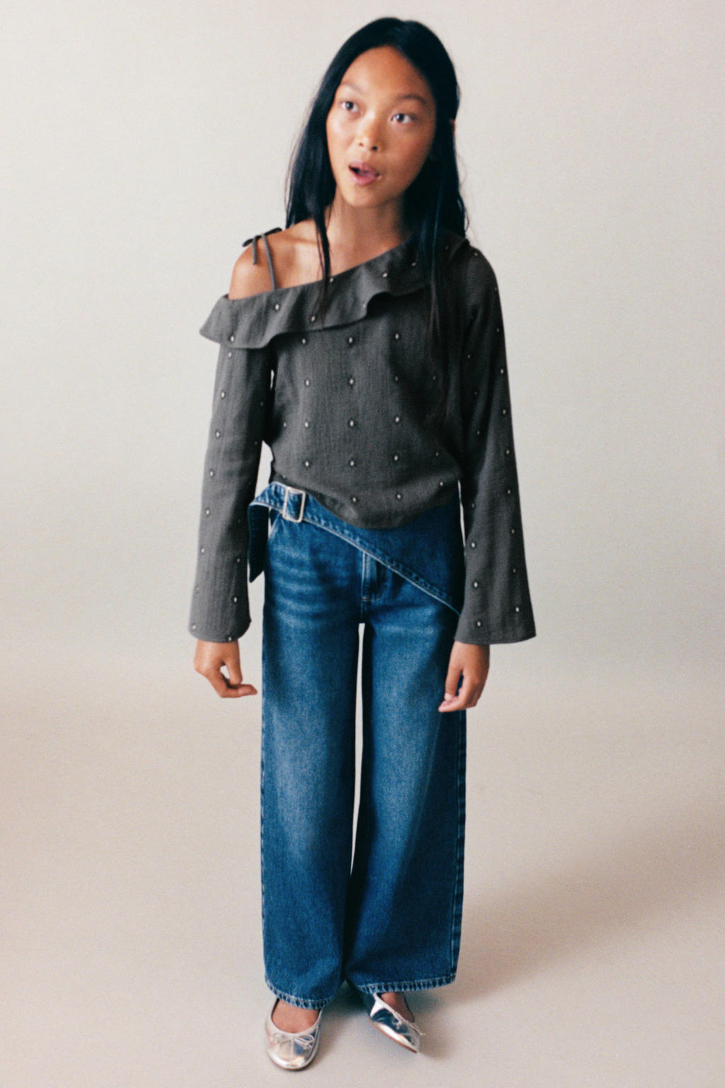 Medium blue denim meisjes Mango Kids regular waist wide leg jeans mediumblauw van denim met rits- en knoopsluiting en effen