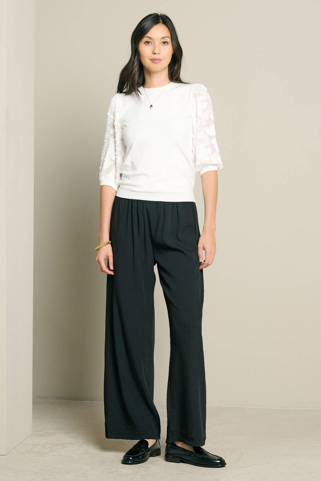 Ecru dames LOLALIZA top van viscose met effen, driekwart mouwen, ronde hals en borduursels