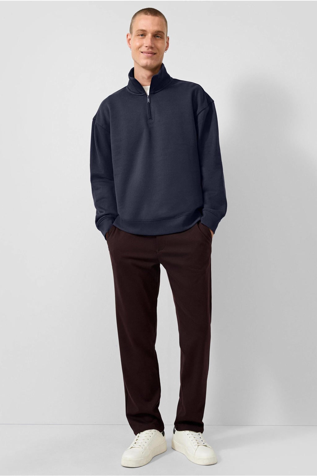 Donkerblauwe heren QS relaxed fit sweater met effen, lange mouwen, opstaande kraag en geribde boorden