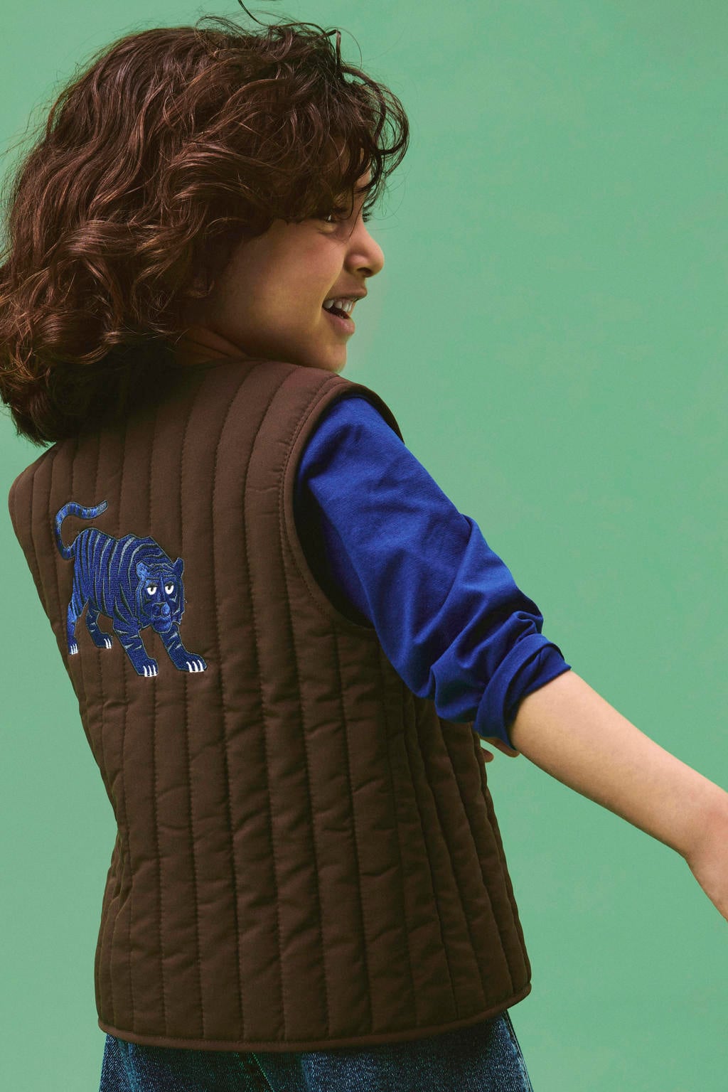 Donkerblauwe jongens NAME IT MINI quilted gilet en van polyester met backprint, ronde hals, knoopsluiting en borduursels