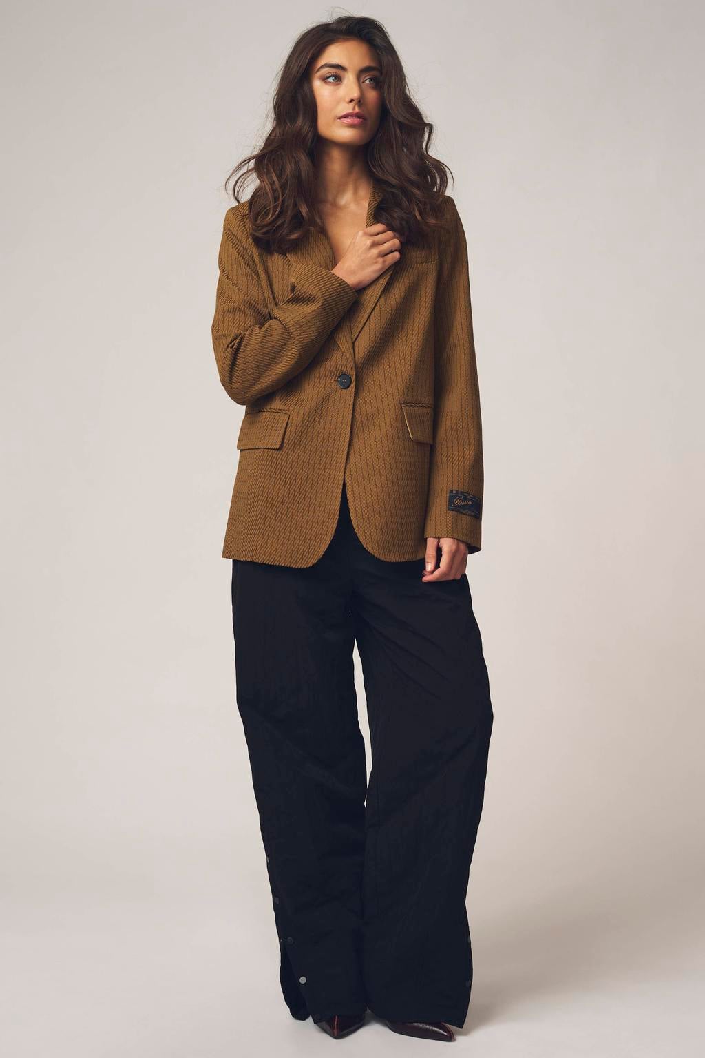 Bruine dames Gossia gestreepte blazer van polyester met lange mouwen, reverskraag, knoopsluiting en ingebreid patroon