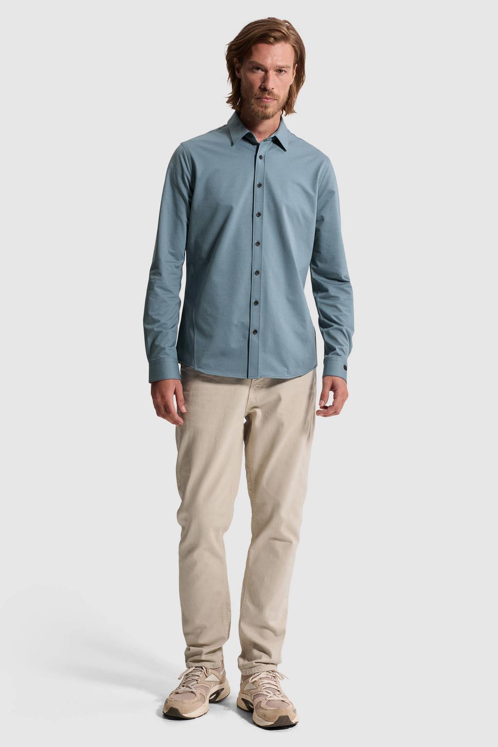 Lichtblauwe heren Cast Iron slim fit overhemd van katoen met effen, lange mouwen en klassieke kraag